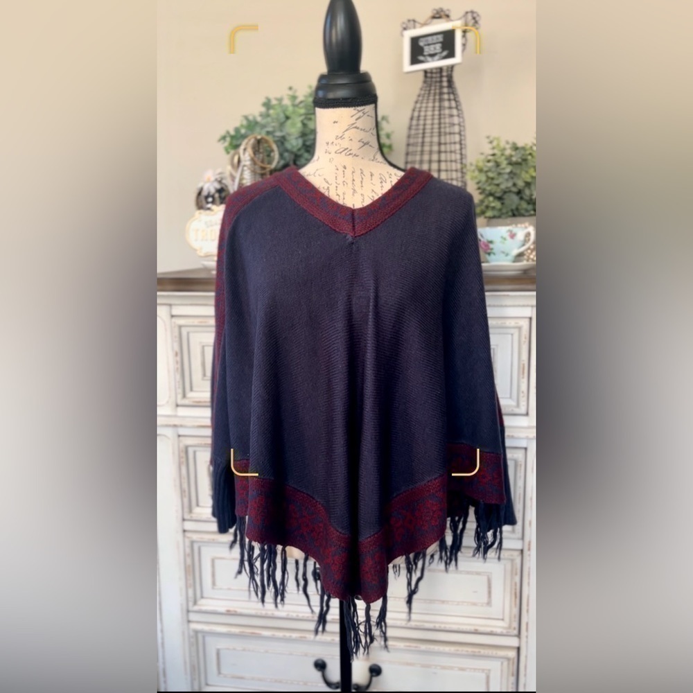 🖤 BEAUTIFUL! Red and blue sweater poncho cape – see video 🎥
